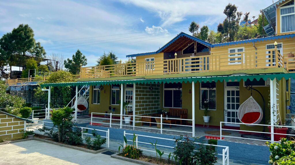 best himalayan view hotel in mukteshwar