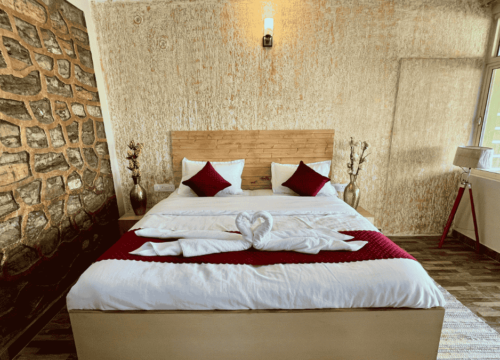 Luxury Resort in Mukteshwar: Five Hill Cottage